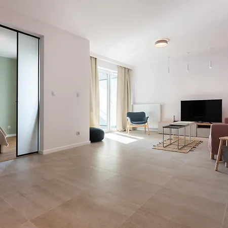 Przestronny Vermelo Parking Apartment