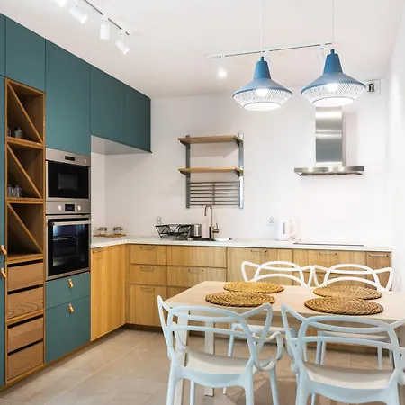 Przestronny Vermelo Parking Apartment