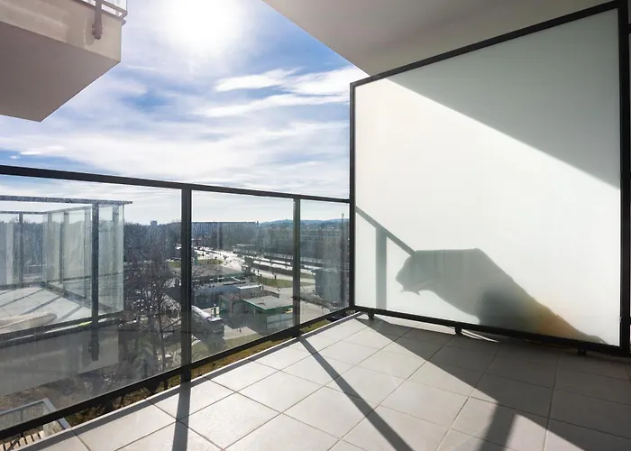 Przestronny Vermelo Parking