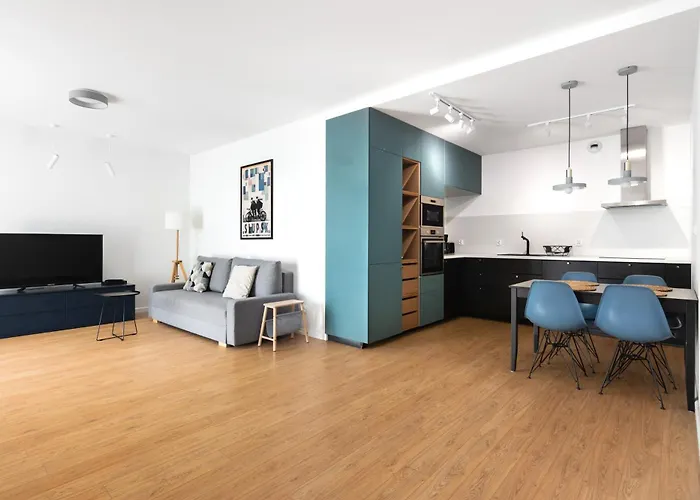 Przestronny Vermelo Parking